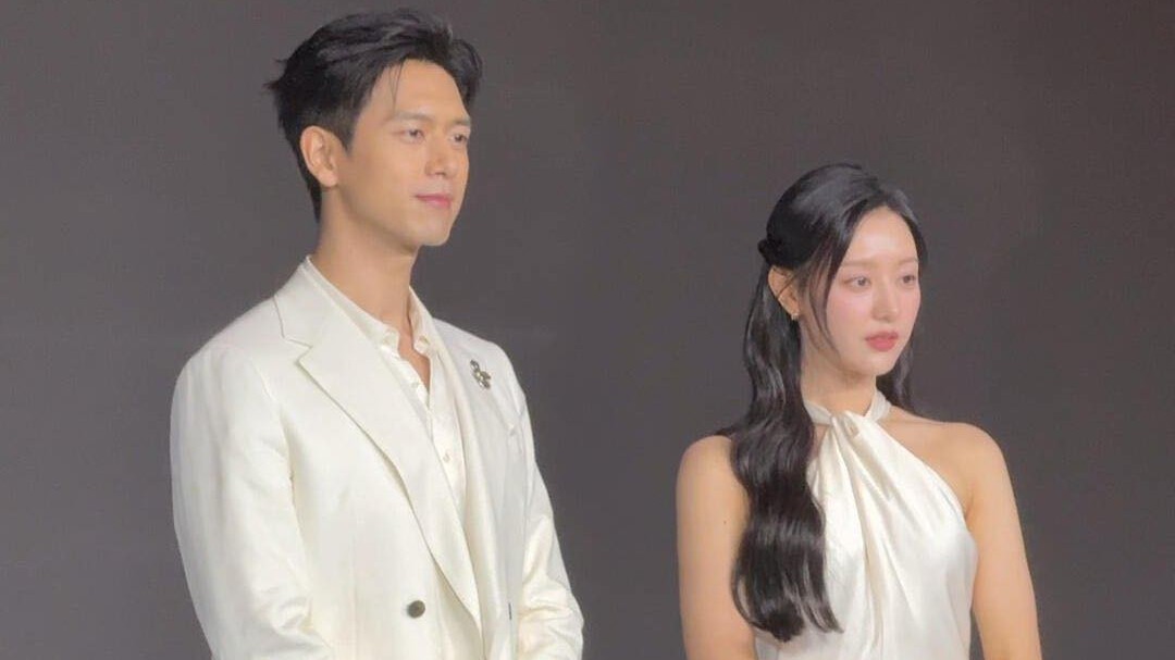 Kim Ji Won và Lý Hiện xuất hiện chung khung hình gây sốt, bùng nổ 'visual'
