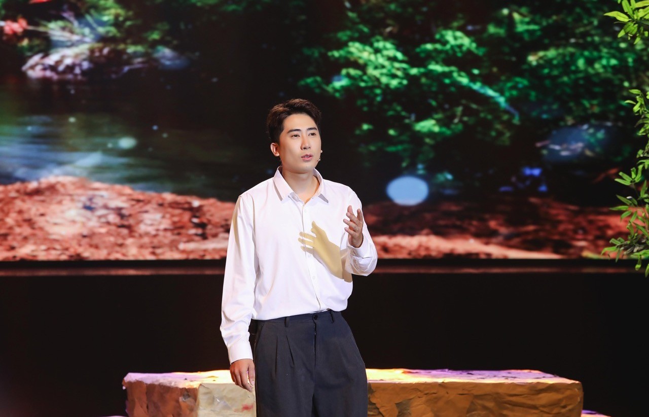 'Tình Bolero 2025': Ca sĩ Ngọc Sơn hứa 'dạy nghề' cho Vương Khánh