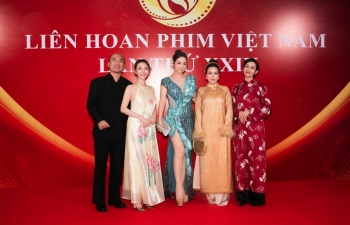 Thu Trang nhận giải Đạo diễn phim truyện đầu tay xuất sắc: Tôi dám bước ra khỏi vùng an toàn và may mắn là không bị ngã đau!