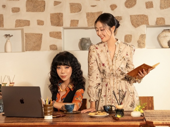 'Chị À' – Podcast dài 33 tập của MC Liêu Hà Trinh mở ra một không gian chữa lành cho phụ nữ hiện đại