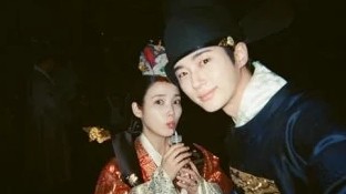 IU và Byun Woo Seok giúp 'Perfect Crown' thống trị các nền tảng