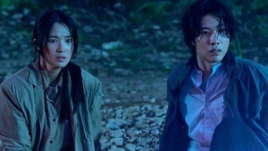 'Ma Da Hàn Quốc: Hồ nuốt người' lập kỳ tích phòng vé