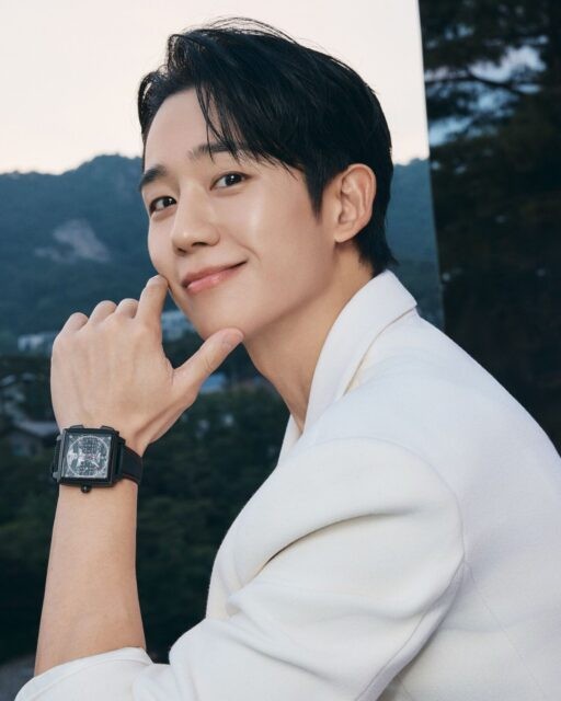 Jung Hae In là ngôi sao duy nhất ủng hộ Kim Soo Hyun, netizen xôn xao