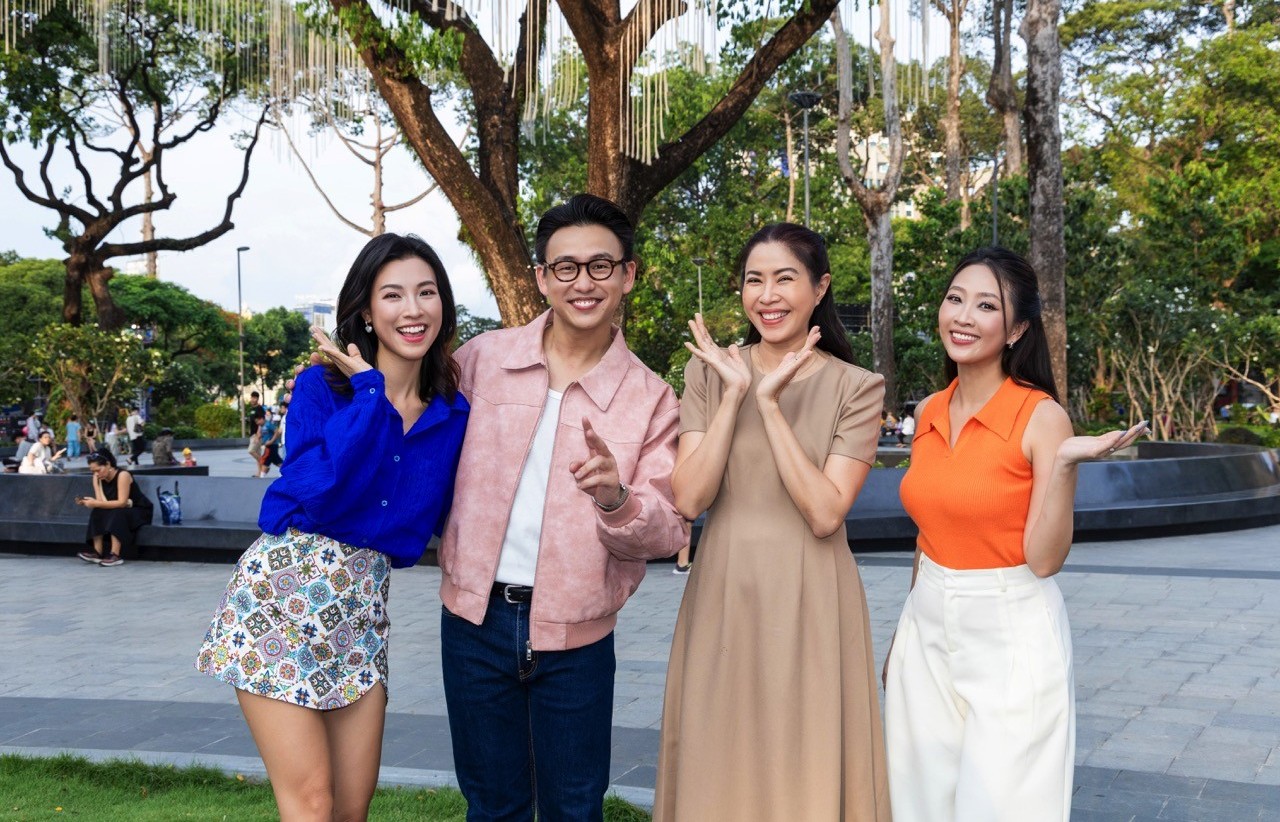 Hơn 50 người nổi tiếng lần lượt xuất hiện trong MV 'Thành phố tuyệt vời'