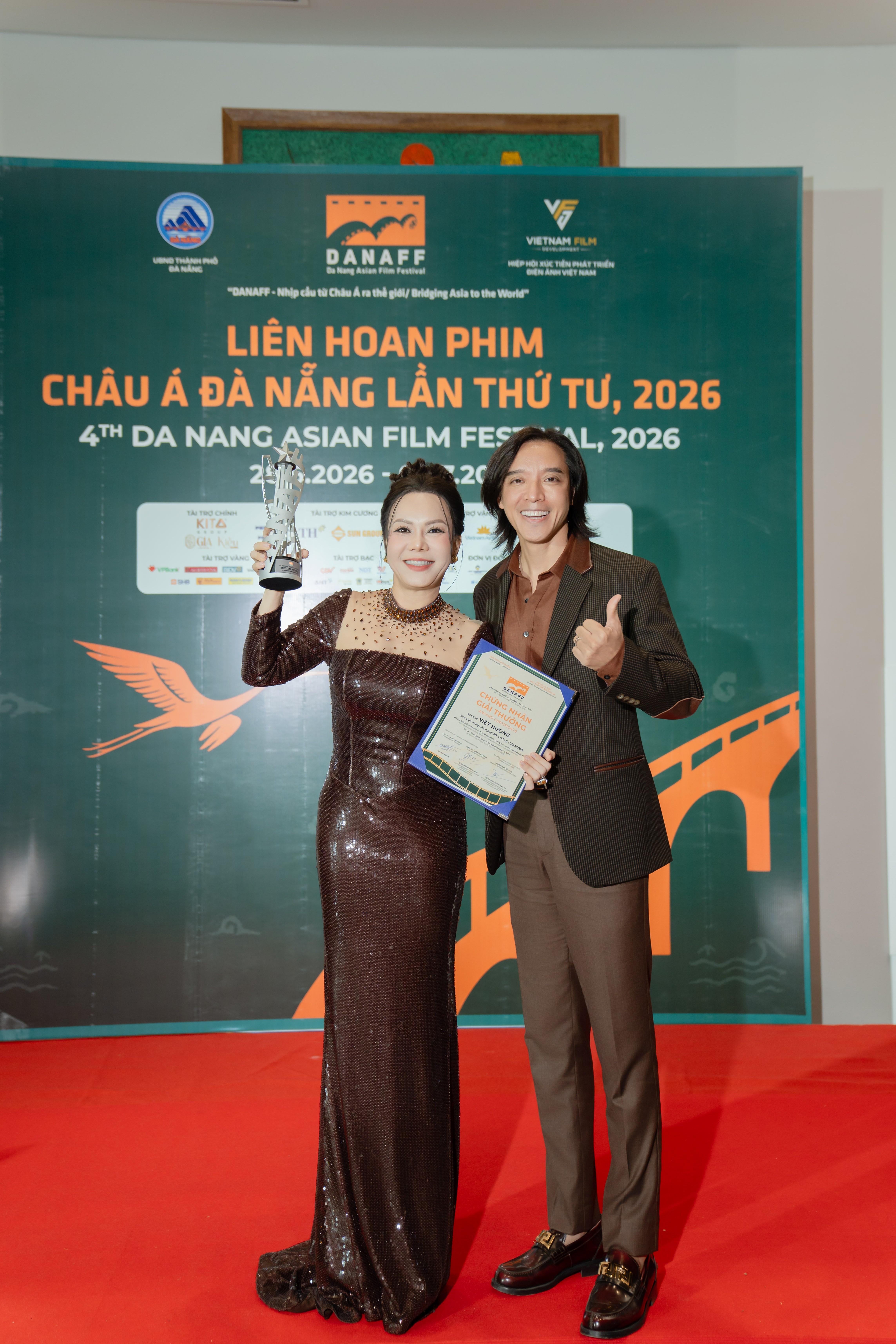 Việt Hương giành giải Nữ diễn viên chính xuất sắc nhất dành cho Phim Việt Nam dự thi tại Liên hoan phim Châu Á Đà Nẵng lần thứ IV