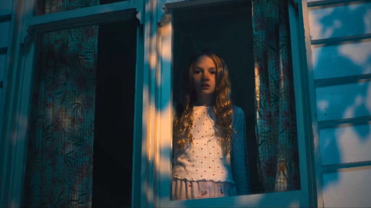3 thế hệ trong 'Insidious 6': Khi 'món quà' gia đình dẫn lối quỷ dữ tràn ra thế giới thực