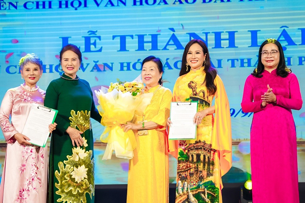 NTK Nguyễn Lan Vy chung tay cùng Hiệp hội Văn hóa áo dài Việt Nam nâng tầm quốc phục Việt