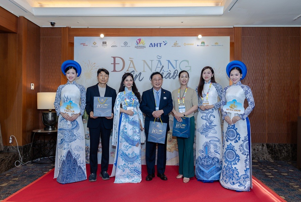 NTK Nguyễn Lan Vy chung tay cùng Hiệp hội Văn hóa áo dài Việt Nam nâng tầm quốc phục Việt