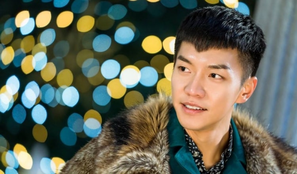 http://thegioidienanh.vn/stores/news_dataimages/antran/122017/23/21/2147_Lee-Seung-Gi3.jpg