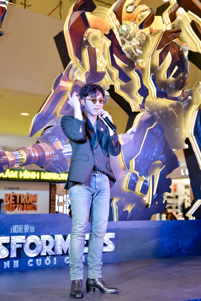 son tung m tp dien style cuc chat do do ngau cung dan robot transformers
