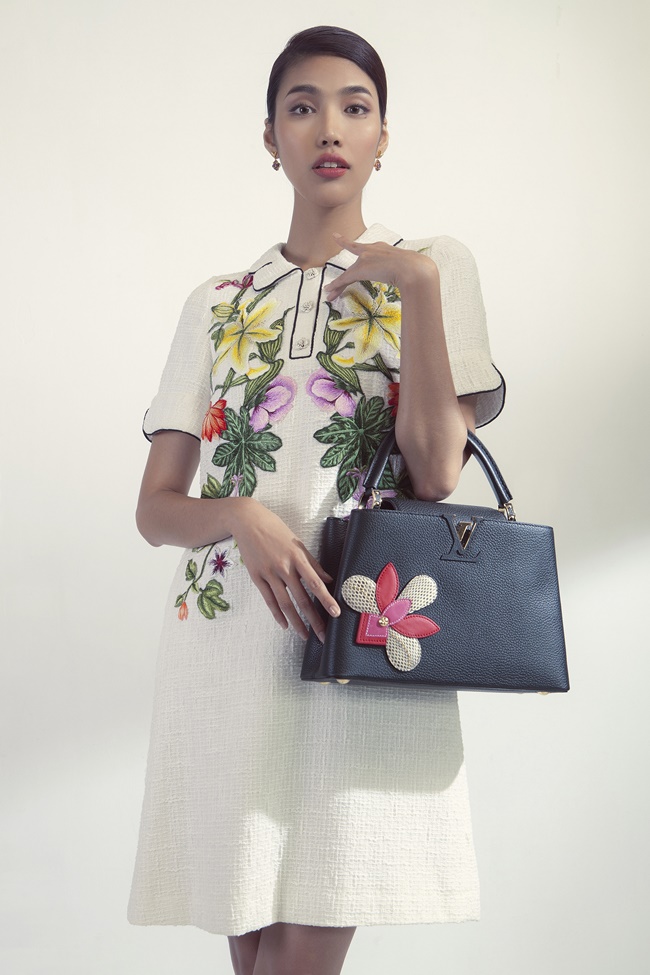 ngay ngat ngam nang tho lan khue dep diu dang khi dien trang phuc ntk cong tri