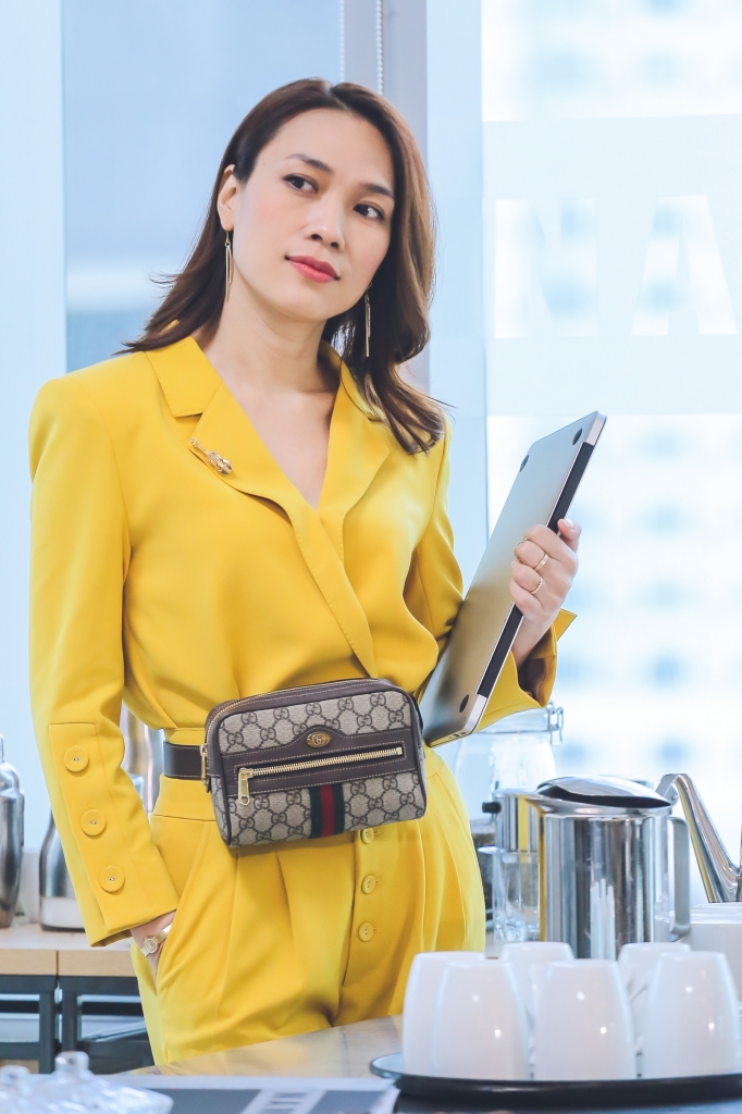 my tam tri an nguoi ham mo voi 10000 cd nhac phim va chuong trinh dong gia ve chua tung co cua chi tro ly cua anh