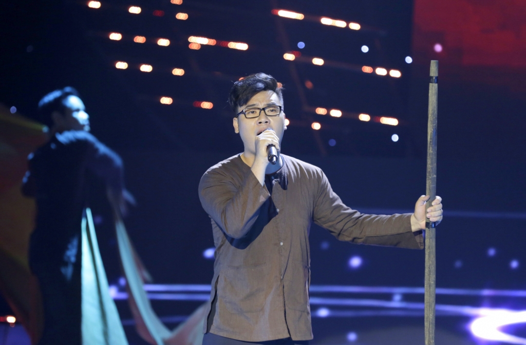 hamlet truong tiep tuc gay bat ngo voi sang tac moi ra bo song