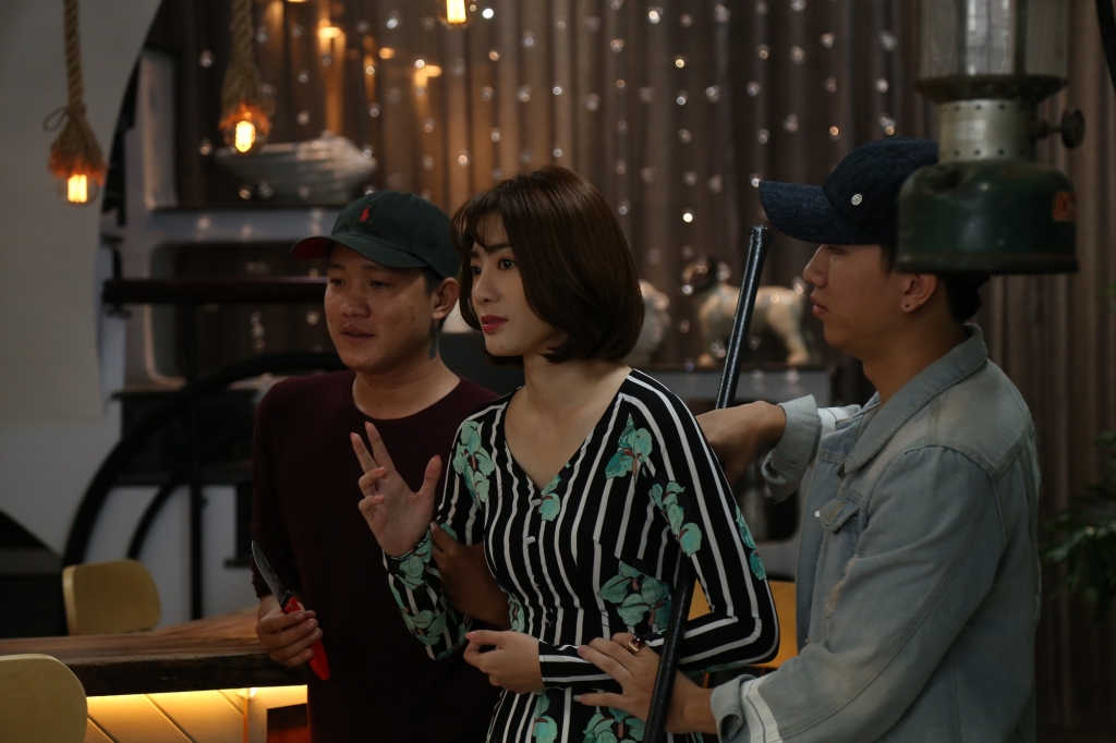 yeu nguoi hon tuoi kim nha khien khan gia bat ngo trong bi mat quy ong