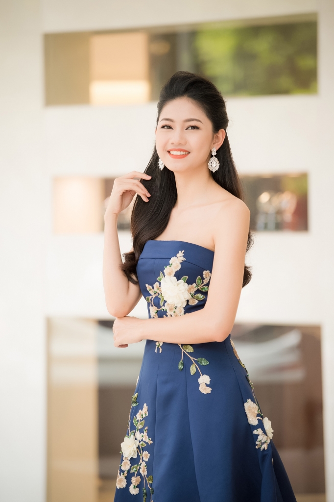 dien dam xanh pastel hoa hau do my linh dep tua nu than tai vong chung khao phia nam hoa hau viet nam 2018