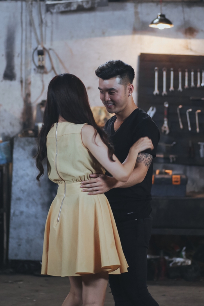 vuong vao cuoc tinh doi lua ung hoang phuc bi xa hoi den dap toi ta