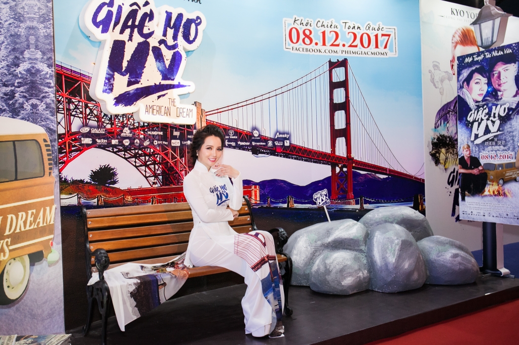 binh minh mai thu huyen doi mat voi scandal trong ngay ra mat phim giac mo my