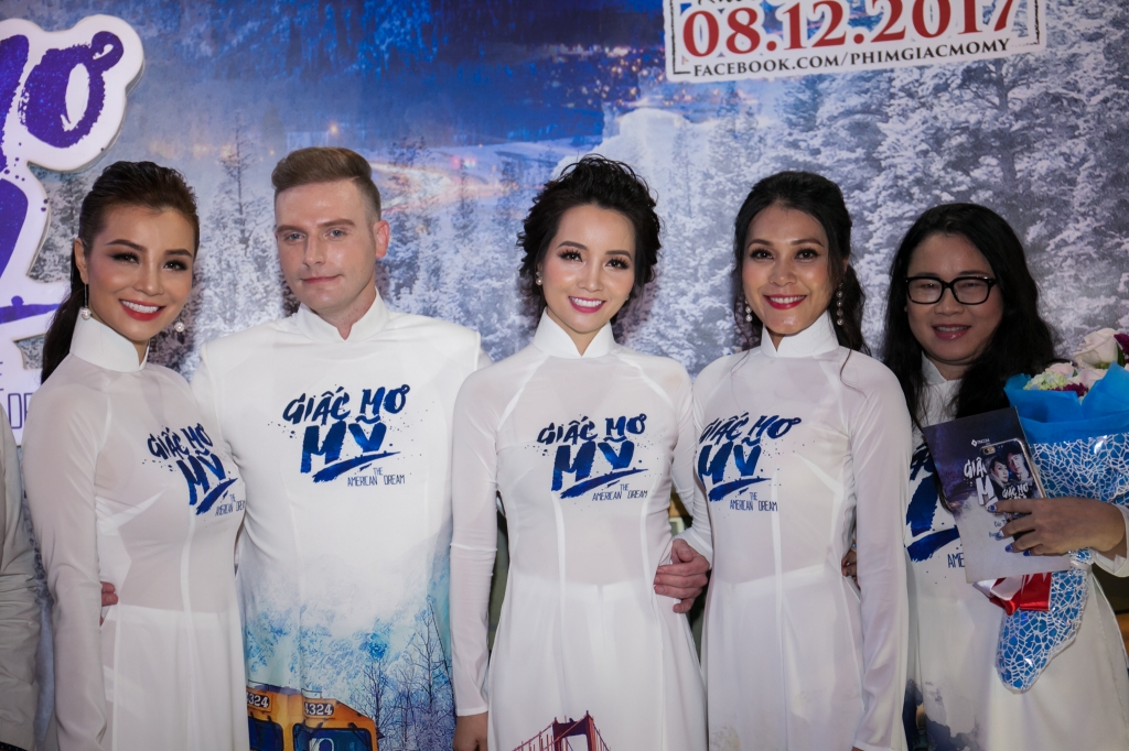 binh minh mai thu huyen doi mat voi scandal trong ngay ra mat phim giac mo my