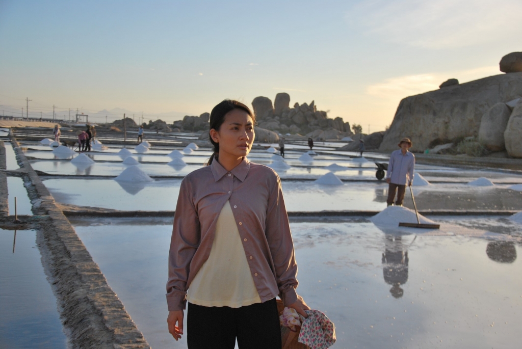 chuyen dien vien nu tren phim truong cuc kho tram be