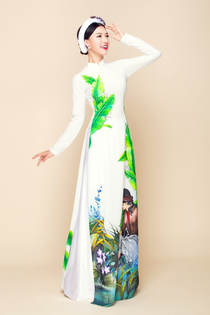 hoang oanh khoe da trang ngan voi trang phuc tu vai gam