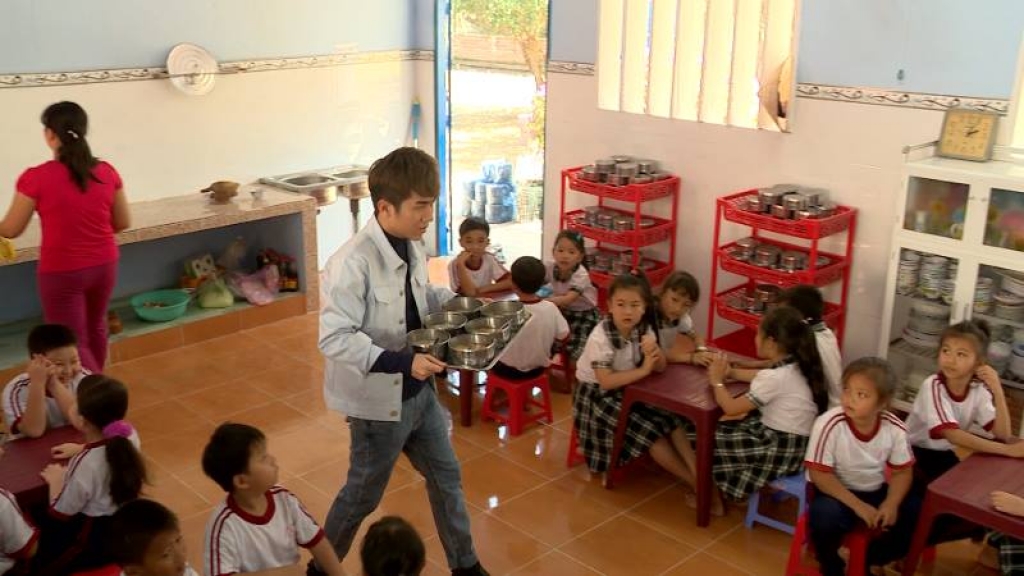 jang mi lien tuc dong hanh cung nhac hoi song ca