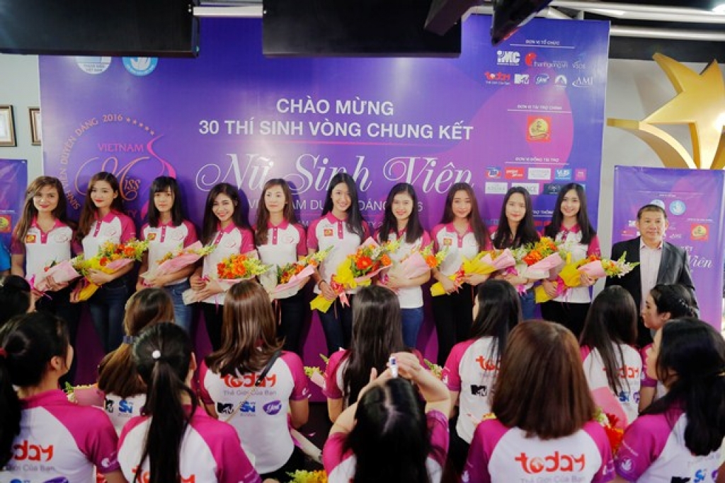 nhung hinh anh dau tien cua top 30 nu sinh vien viet nam duyen dang 2016 tai nha chung