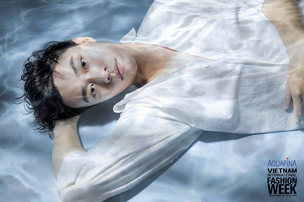 vietnams next top model 2019 ruc rich khoi dong