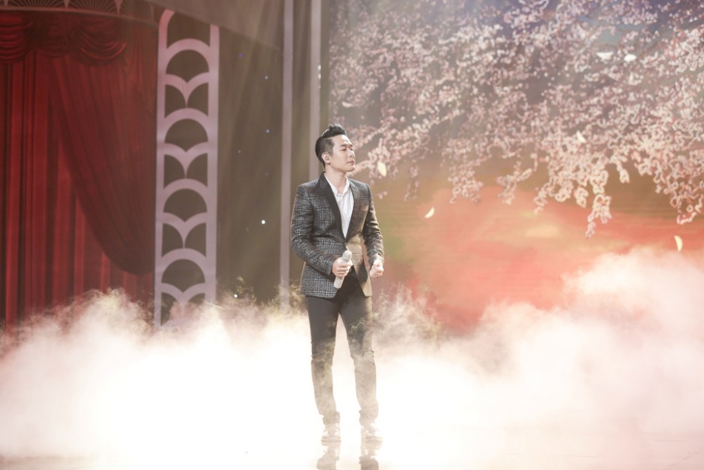 thanh ha khuyen thi sinh nen nhai chewing gum truoc khi hat