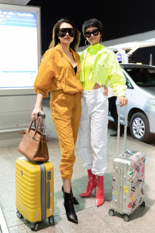 me chong nang dau hhen nie va le hang khang khit truoc gio len duong sang australia