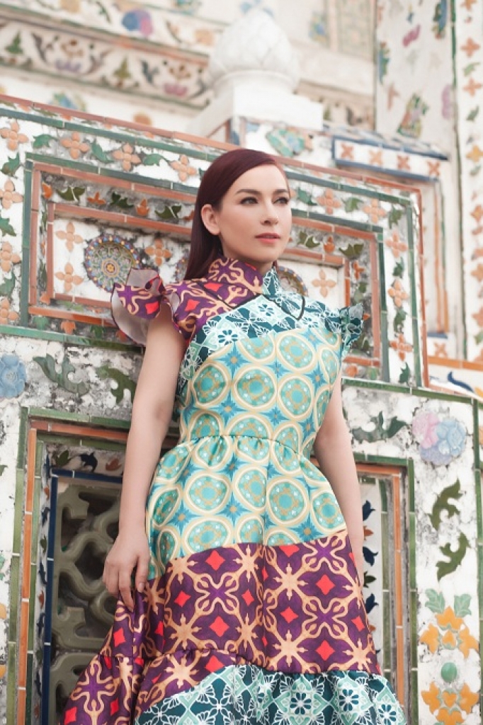 sau mv phan mo coi lay nuoc mat khan gia phi nhung khoe ve dep khong tuoi tang fan