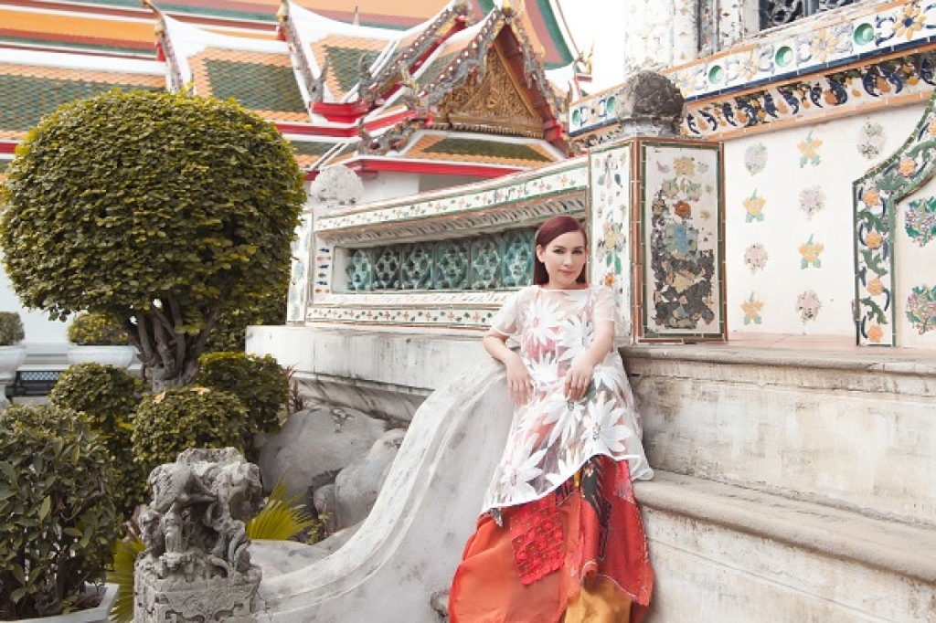 sau mv phan mo coi lay nuoc mat khan gia phi nhung khoe ve dep khong tuoi tang fan