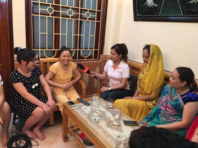 co dau 8 tuoi khan gia