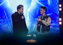 'Rap Việt' mùa 3: HLV Andree Right Hand chính thức tung Nón vàng, 'cướp' thí sinh ngay trên tay Thái VG