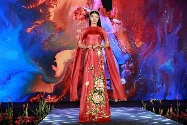 Hoa hậu H'Hen Niê, Văn Mai Hương cùng gần 150 nghệ sĩ Việt chung tay vì trẻ em nghèo Ninh Thuận