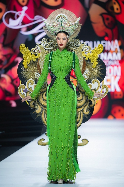 Hương Ly mở màn, Khánh Vân - Minh Tú làm vedette bộ sưu tập áo dài của Minh Châu