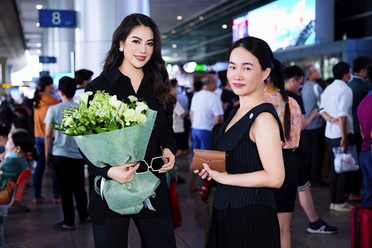 Trương Ngọc Ánh ra sân bay đón 'Miss Earth 2022' Mina Sue Choi đồng hành cùng 'Miss Earth Vietnam 2023'