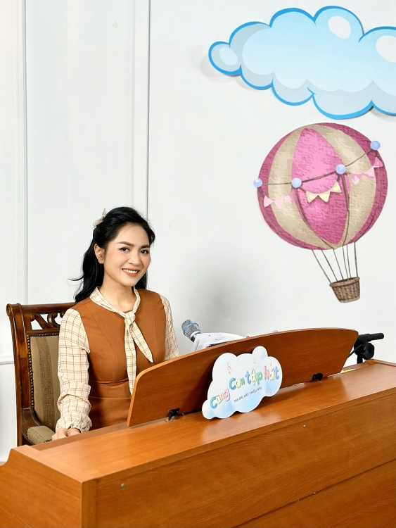 Quán quân 'Người kể chuyện tình' Duyên Quỳnh trở thành cô giáo dạy 300 bài hát thiếu nhi