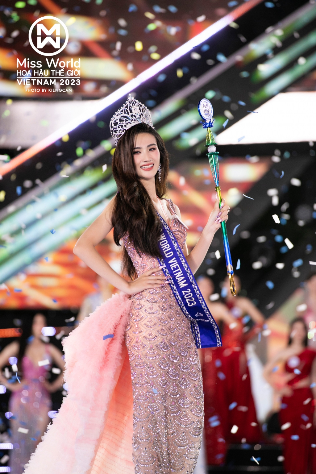 Huỳnh Trần Ý Nhi đăng quang 'Miss World VietNam 2023'