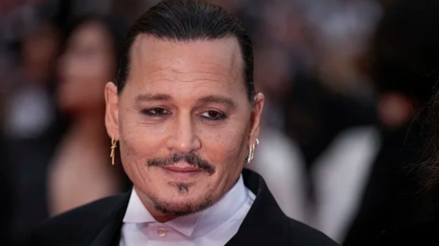 Johnny Depp bất tỉnh trong khách sạn
