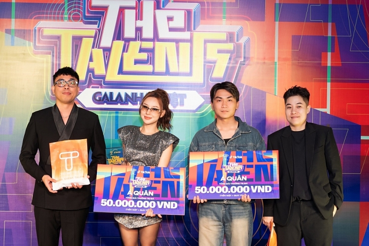 Bùi Lý Thiên Hương đoạt giải Triển vọng 'The Talents Gala nhạc Việt'