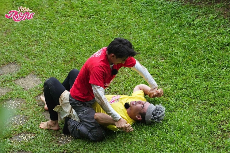 Dương Lâm - Isaac 'đánh nhau' đến 'trầy da tróc vẩy' tại 'Hành trình rực rỡ'