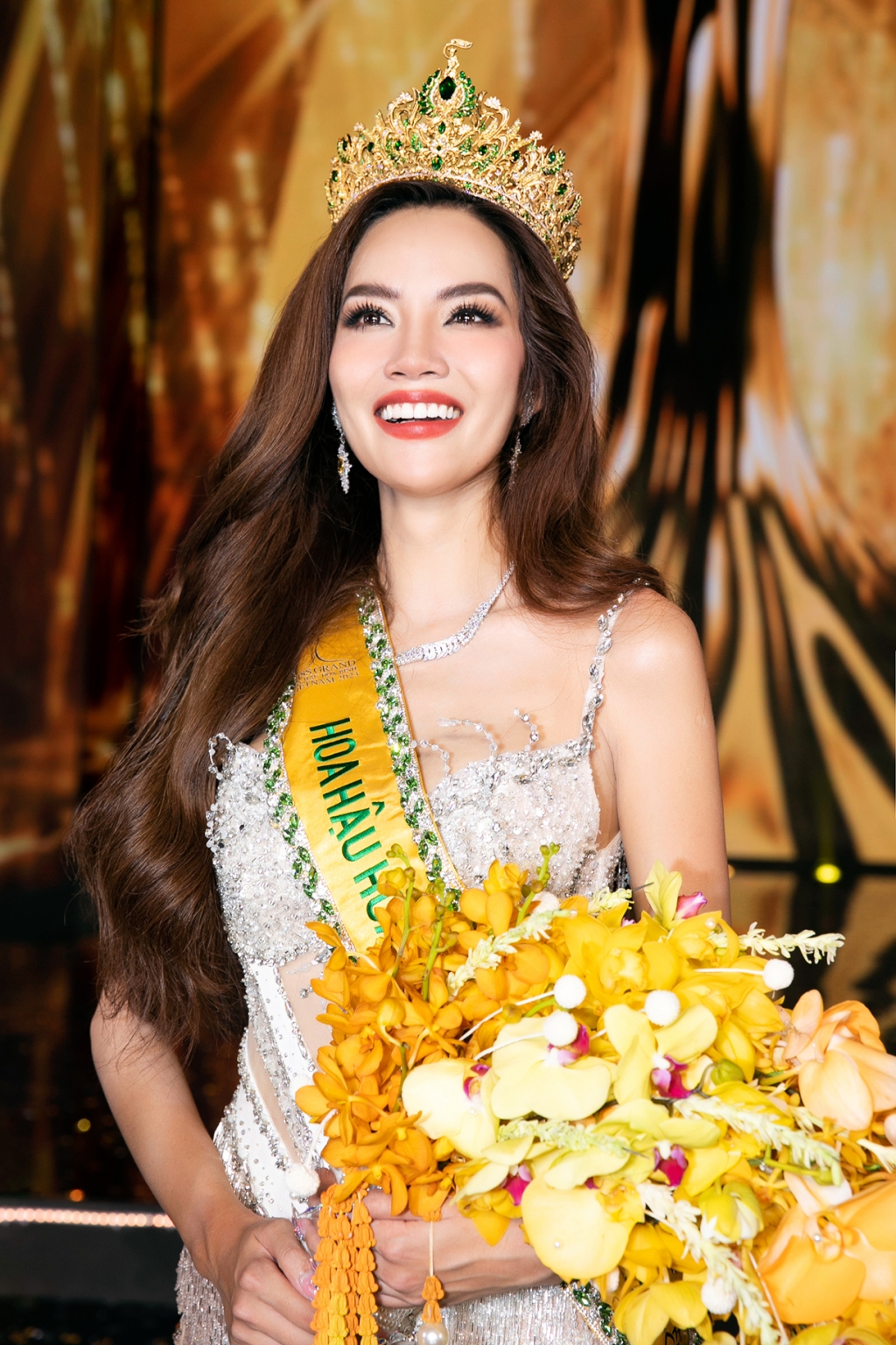 Lê Hoàng Phương đăng quang 'Miss Grand Vietnam 2023'