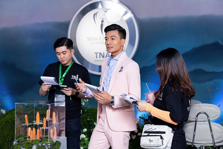Hiếu Nguyễn ngạc nhiên vì tinh thần lăn xả của thí sinh 'Miss Earth Vietnam 2023'