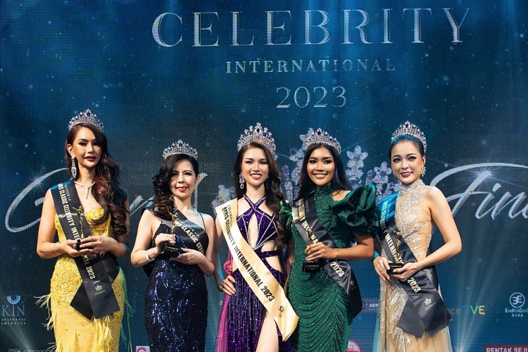 Hà Bích Ngọc đăng quang 'Hoa hậu quý bà siêu sao quốc tế - Mrs Celebrity International 2023'