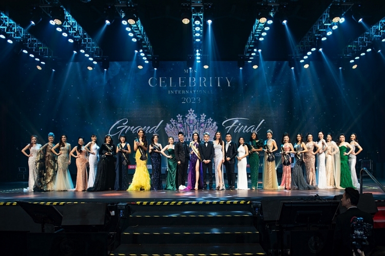 Hà Bích Ngọc đăng quang 'Hoa hậu quý bà siêu sao quốc tế - Mrs Celebrity International 2023'