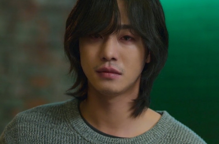 Đạo diễn 'A Time Called You' giải thích lý do hóa trang Ahn Hyo Seop như 'người rừng'