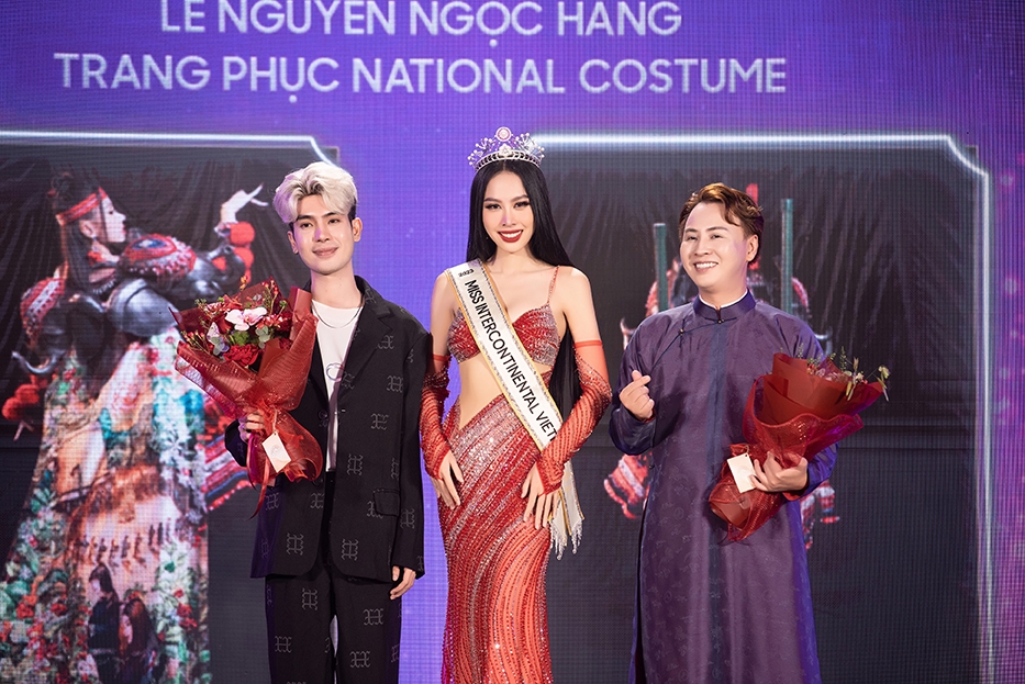 Á hậu Ngọc Hằng trổ tài ca hát và vũ đạo trong buổi nhận sash 'Miss Intercontinental Vietnam 2023'