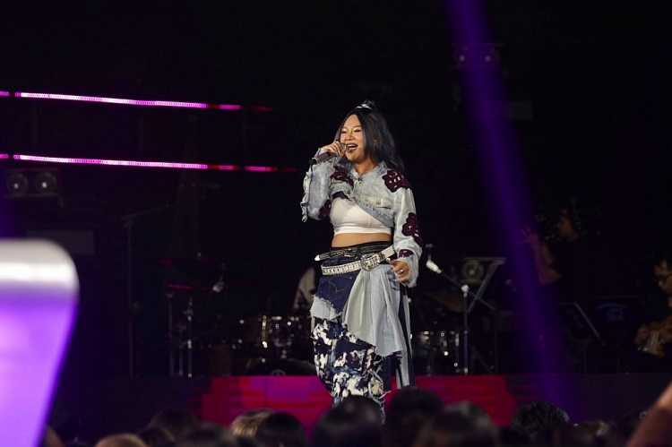 Top 10 'Vietnam Idol 2023' gây xúc động với tiết mục tri ân