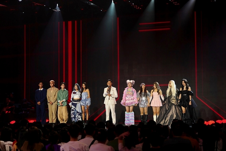Top 10 'Vietnam Idol 2023' gây xúc động với tiết mục tri ân