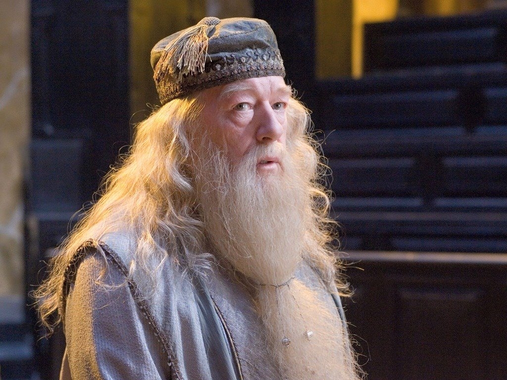 'Thầy' Albus Dumbledore của 'Harry Potter' ra đi ở tuổi 82